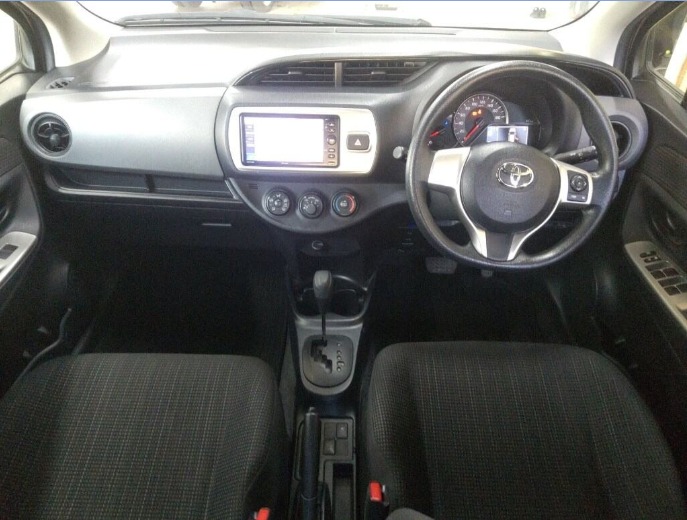 Car image 4
